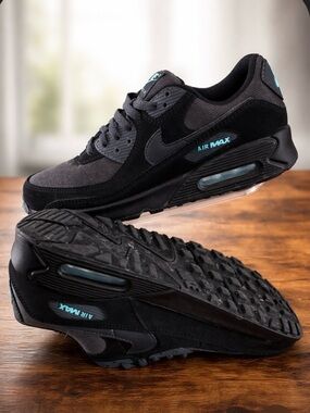 Nike Air Max Men's Black / Teal Size 9.5